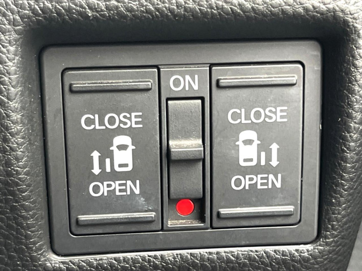 2019 Honda N-BOX CUSTOM DBA-JF3 (UW-6a28d579b7bdc)[14]