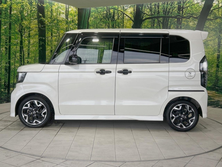 2017 Honda N-BOX CUSTOM DBA-JF3 (UW-6a28d57c828e0)[8]