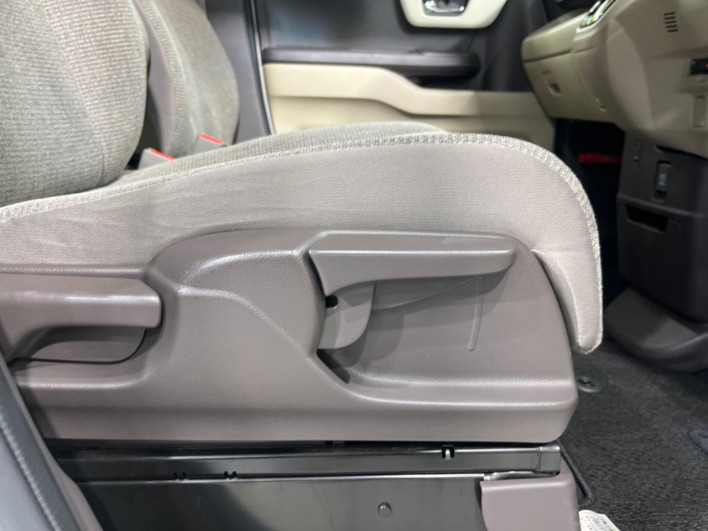 2019 Honda N-BOX DBA-JF3 (UW-6a28d57d4ae06)[29]