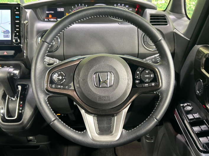 2019 Honda N-BOX CUSTOM DBA-JF3 (UW-6a28d57da0345)[28]
