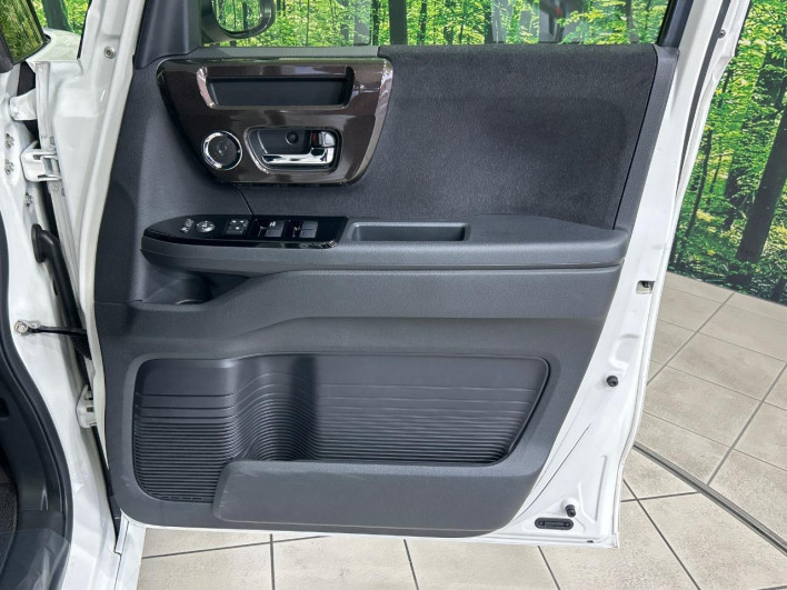 2019 Honda N-BOX CUSTOM DBA-JF3 (UW-6a28d57da0345)[24]