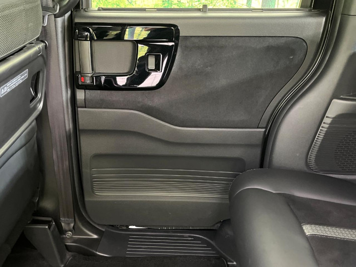 2021 Honda N-BOX CUSTOM 6BA-JF3 (UW-6a28d57f8e5de)[27]
