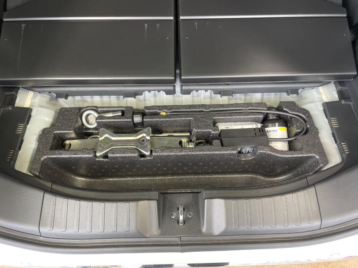 2022 Honda N-BOX CUSTOM 6BA-JF3 (UW-6a28d580688ac)[27]