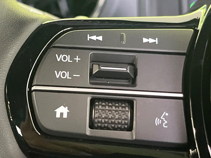 2024 Honda N-BOX CUSTOM 6BA-JF5 (UW-6a28d5902d57e)[24]