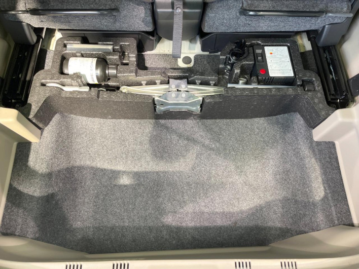 2018 Honda N-WGN DBA-JH1 (UW-6a28d59cdf69f)[29]