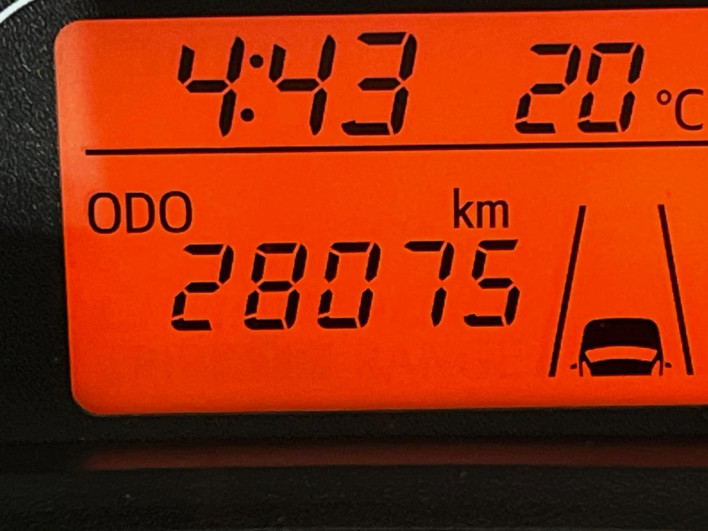 2015 Toyota Vitz DBA-KSP130 (UW-6a28d5b28a3de)[2]