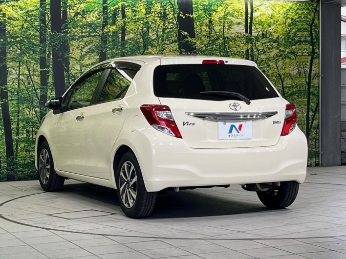 2015 Toyota Vitz DBA-KSP130 (UW-6a28d5b28a3de)[7]