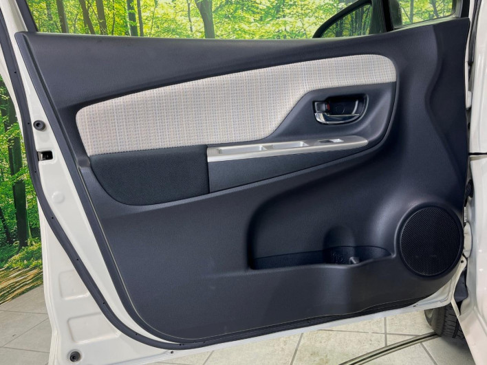 2015 Toyota Vitz DBA-KSP130 (UW-6a28d5b28a3de)[12]