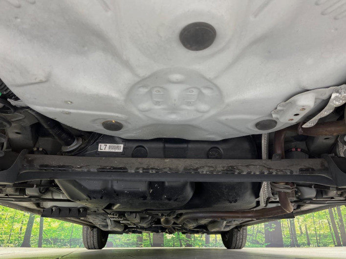 2015 Toyota Vitz DBA-KSP130 (UW-6a28d5b28a3de)[9]