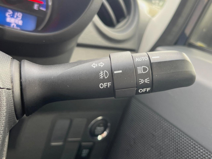 2013 Daihatsu Move DBA-LA100S (UW-6a28d5baacb33)[13]