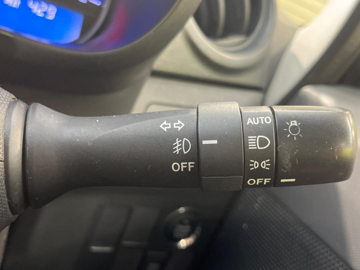 2013 Daihatsu Move DBA-LA100S (UW-6a28d5bac6c7f)[17]