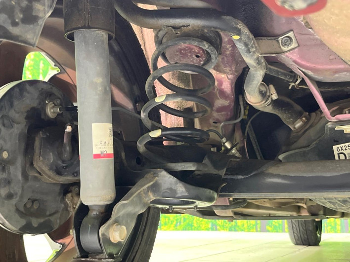 2016 Daihatsu Cast DBA-LA250S (UW-6a28d5c07656f)[24]