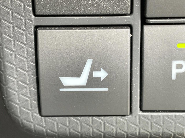 2019 Daihatsu Tanto 6BA-LA650S (UW-6a28d5ced4f80)[16]