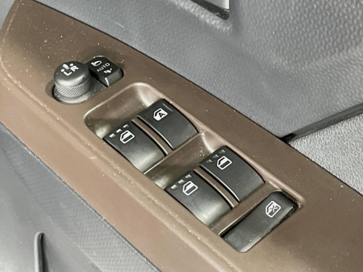 2020 Toyota Roomy DBA-M900A (UW-6a28d5e2b8dc8)[25]