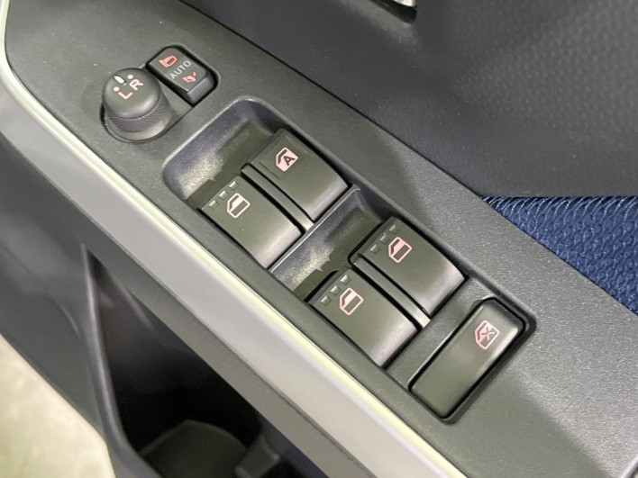 2017 Daihatsu Toll DBA-M900S (UW-6a28d5e95e89e)[24]