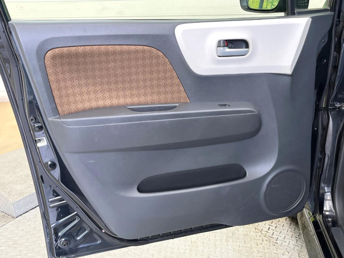 2012 Nissan Moco DBA-MG33S (UW-6a28d5f86bca8)[26]