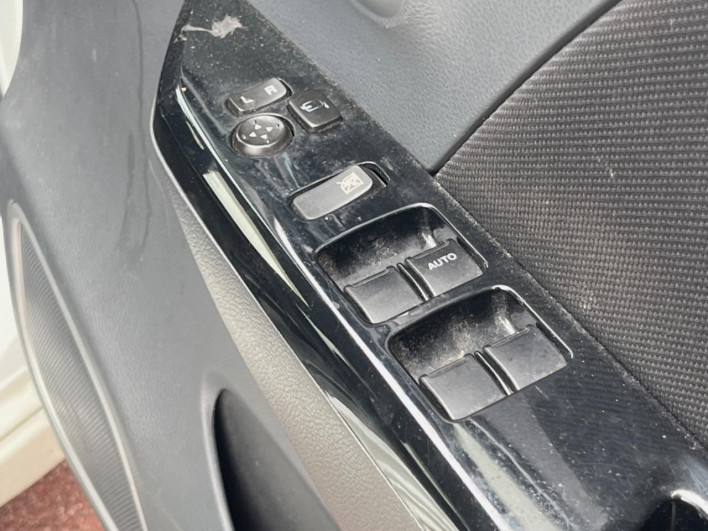 2013 Suzuki Wagon R Stingray DBA-MH34S (UW-6a28d5fbef69c)[19]