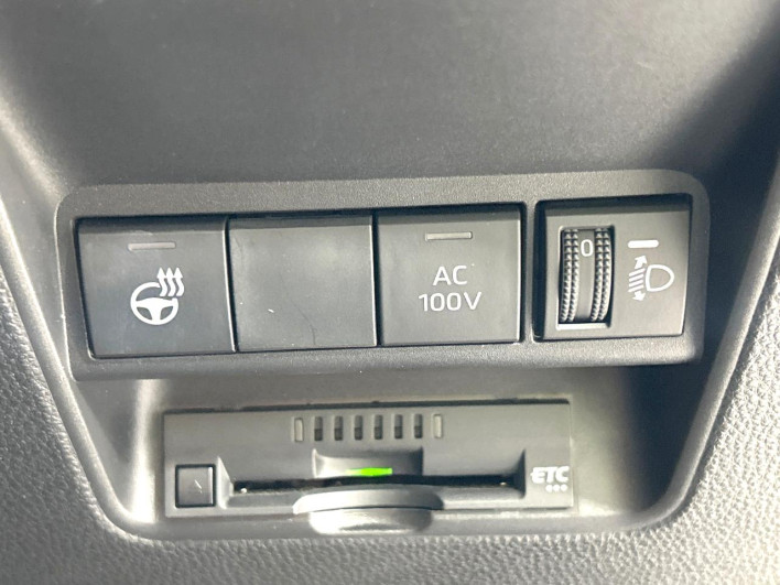 2021 Toyota Aqua 6AA-MXPK16 (UW-6a28d642bd911)[25]