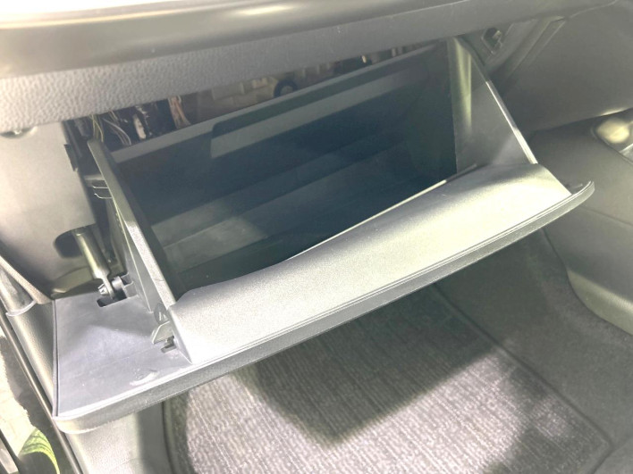 2021 Toyota Aqua 6AA-MXPK16 (UW-6a28d642bd911)[4]