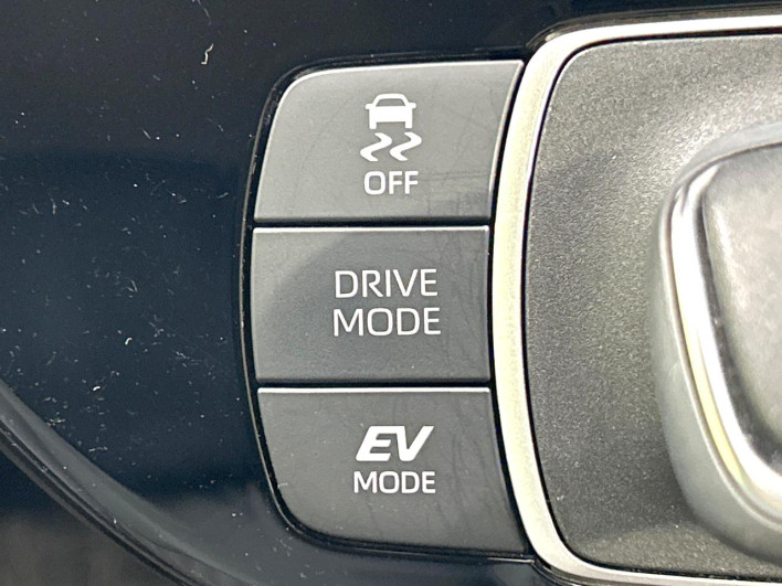 2021 Toyota Aqua 6AA-MXPK16 (UW-6a28d642bd911)[14]
