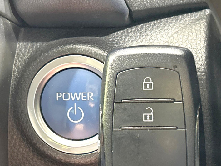 2021 Toyota Aqua 6AA-MXPK16 (UW-6a28d642bd911)[18]