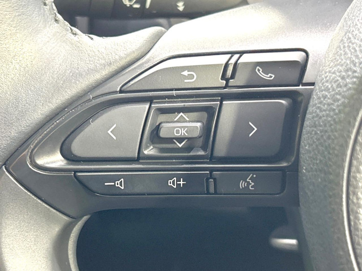 2021 Toyota Aqua 6AA-MXPK16 (UW-6a28d642bd911)[19]