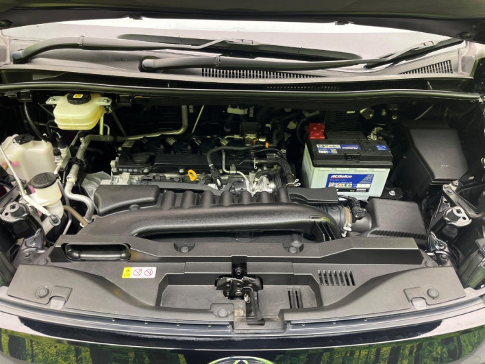 2022 Toyota Voxy 6BA-MZRA90W (UW-6a28d65357e3f)[4]
