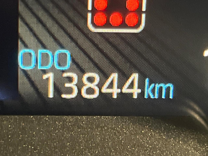 2022 Toyota Voxy 6BA-MZRA90W (UW-6a28d65357e3f)[2]