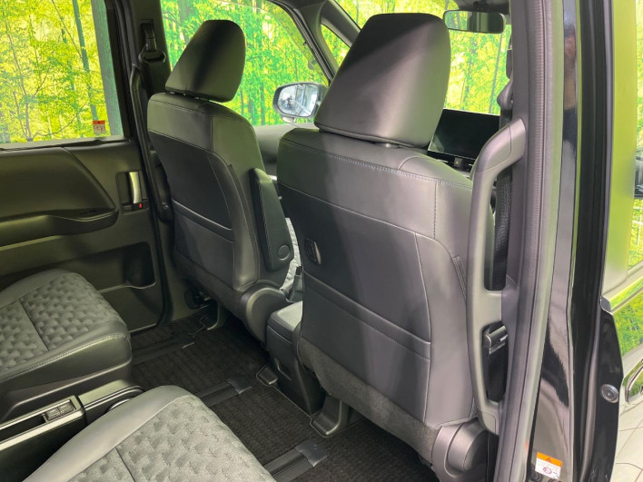 2022 Toyota Voxy 6BA-MZRA90W (UW-6a28d65357e3f)[27]