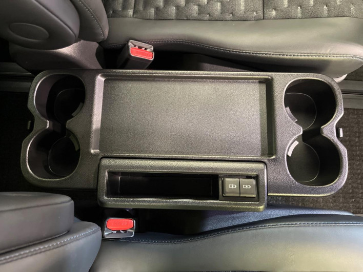 2022 Toyota Voxy 6BA-MZRA90W (UW-6a28d65357e3f)[26]