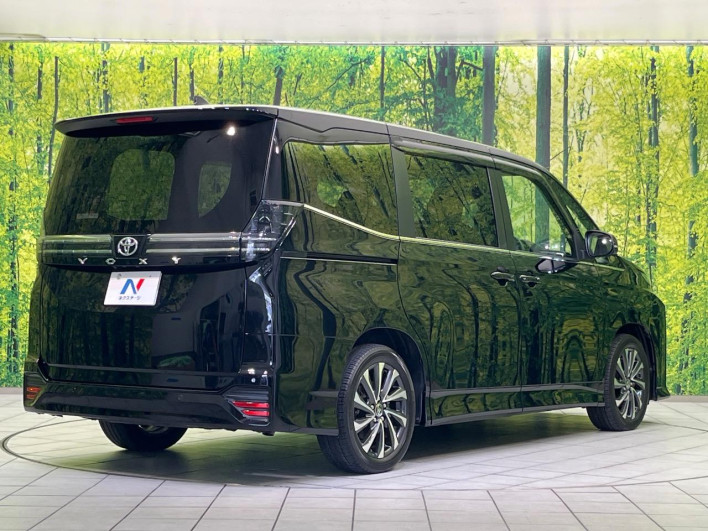 2022 Toyota Voxy 6BA-MZRA90W (UW-6a28d65357e3f)[9]
