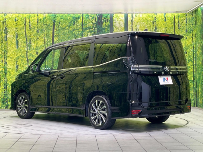 2022 Toyota Voxy 6BA-MZRA90W (UW-6a28d65357e3f)[7]