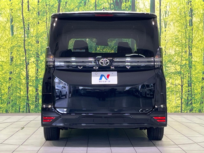 2022 Toyota Voxy 6BA-MZRA90W (UW-6a28d65357e3f)[8]