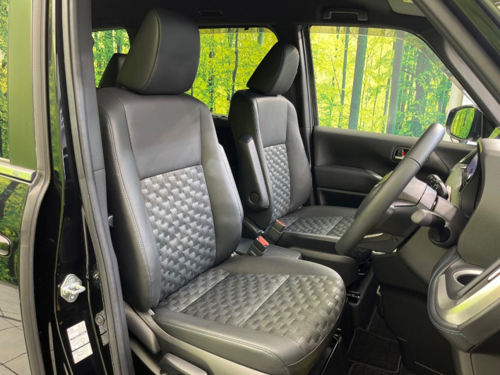 2022 Toyota Voxy 6BA-MZRA90W (UW-6a28d65357e3f)[23]