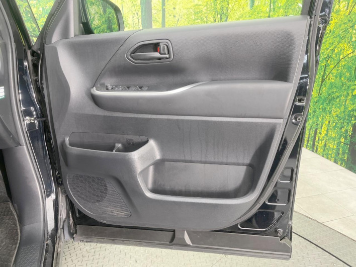 2022 Toyota Voxy 6BA-MZRA90W (UW-6a28d653c21e8)[28]
