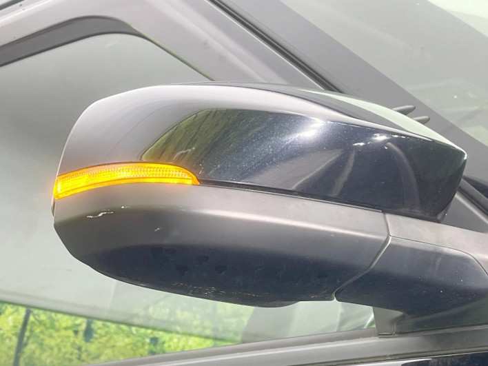 2022 Toyota Voxy 6BA-MZRA90W (UW-6a28d653c21e8)[7]