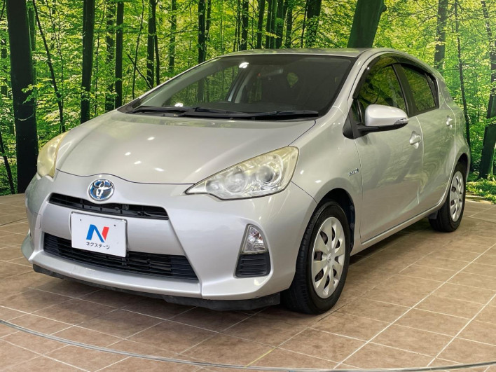 2013 Toyota Aqua DAA-NHP10 (UW-6a28d65b7fef8)[11]