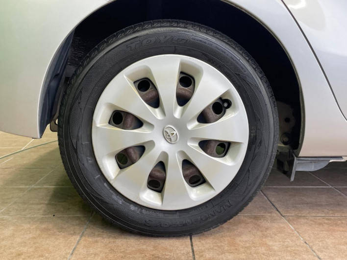 2013 Toyota Aqua DAA-NHP10 (UW-6a28d65b7fef8)[20]