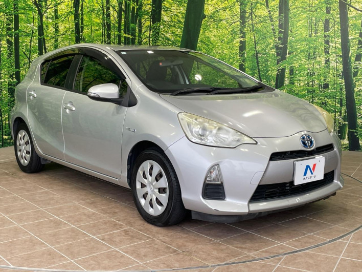 2013 Toyota Aqua DAA-NHP10 (UW-6a28d65b7fef8)[17]
