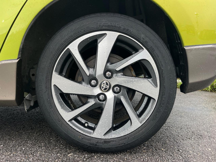 2015 Toyota Aqua DAA-NHP10 (UW-6a28d65c88386)[9]