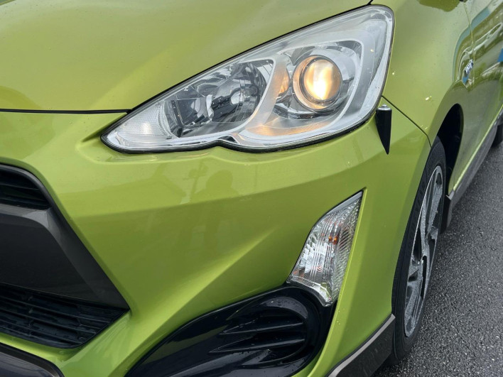 2015 Toyota Aqua DAA-NHP10 (UW-6a28d65c88386)[12]