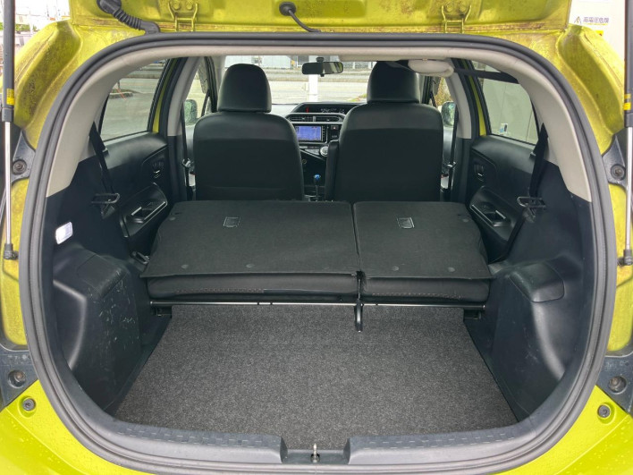 2015 Toyota Aqua DAA-NHP10 (UW-6a28d65c88386)[26]