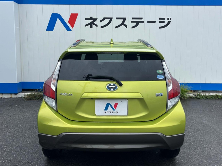 2015 Toyota Aqua DAA-NHP10 (UW-6a28d65c88386)[20]