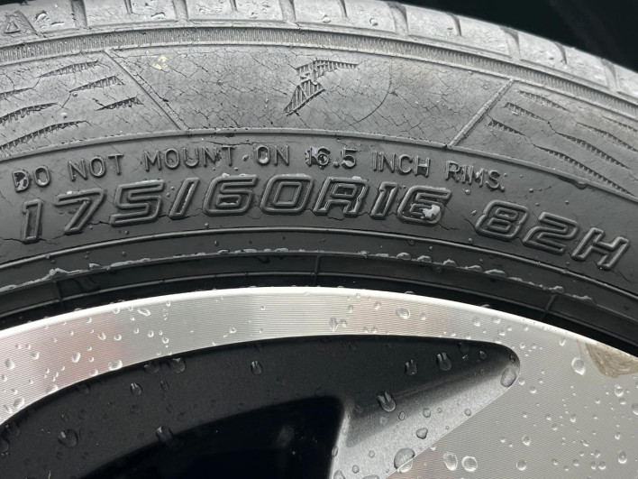 2015 Toyota Aqua DAA-NHP10 (UW-6a28d65c88386)[6]
