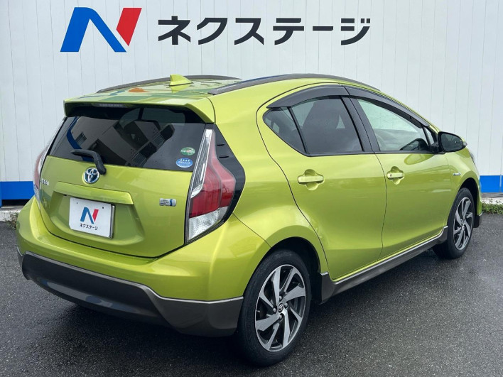 2015 Toyota Aqua DAA-NHP10 (UW-6a28d65c88386)[21]