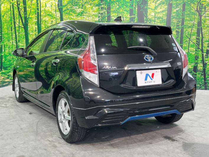 2016 Toyota Aqua DAA-NHP10 (UW-6a28d65cd7047)[4]