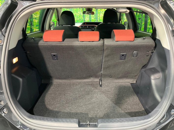 2016 Toyota Aqua DAA-NHP10 (UW-6a28d65cd7047)[9]