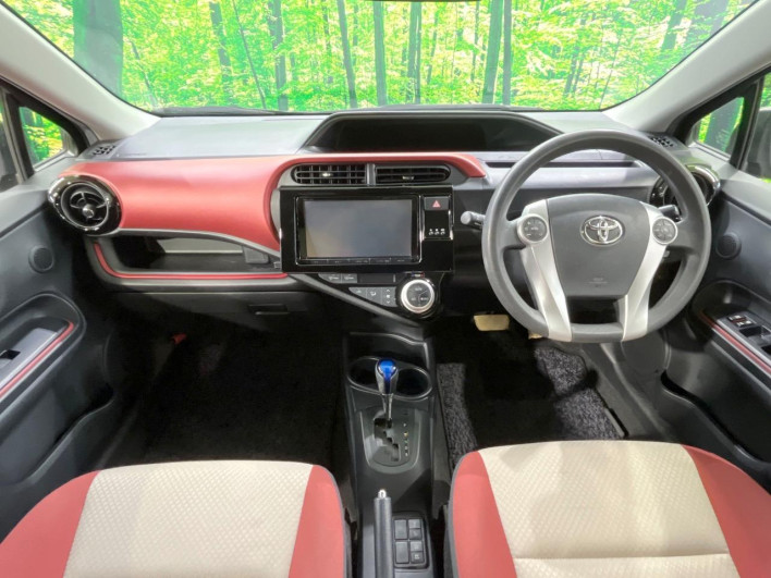 2016 Toyota Aqua DAA-NHP10 (UW-6a28d65cd7047)[15]