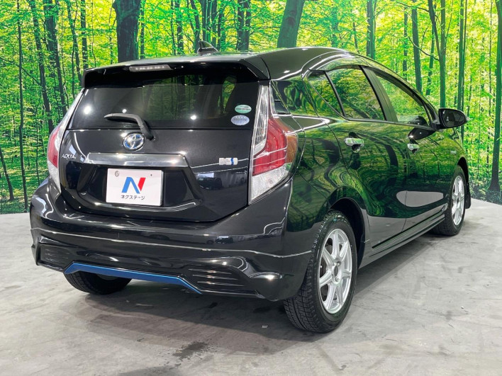 2016 Toyota Aqua DAA-NHP10 (UW-6a28d65cd7047)[6]