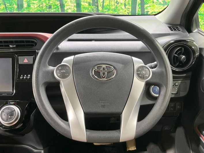 2016 Toyota Aqua DAA-NHP10 (UW-6a28d65cd7047)[16]